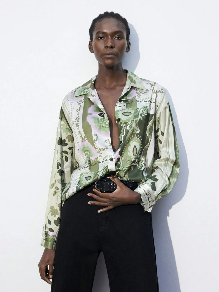 SHEIN Maija Camisa casual con estampado floral para mujer en otoño