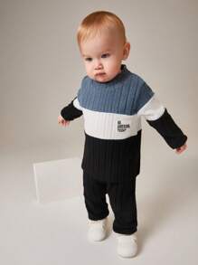 SHEIN Bộ 2 áo thun dài tay cổ tròn mềm mại ấm áp có gân họa tiết thường ngày cho bé trai và quần dài in chữ, đa năng để mặc hàng ngày, mùa thu/đông - Nhiều màu - Xem 1