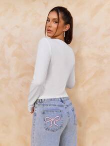 SHEIN SXY 性感紧身白色上衣黑色蝴蝶结纹理提花面料女式 T 恤 - 白色 - 查看 2