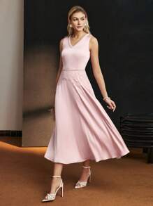 The Great Gatsby x MOTF 仿珍珠 V 领蕾丝拼接喇叭下摆连衣裙（无毛绒斗篷） - 粉色 - 查看 4