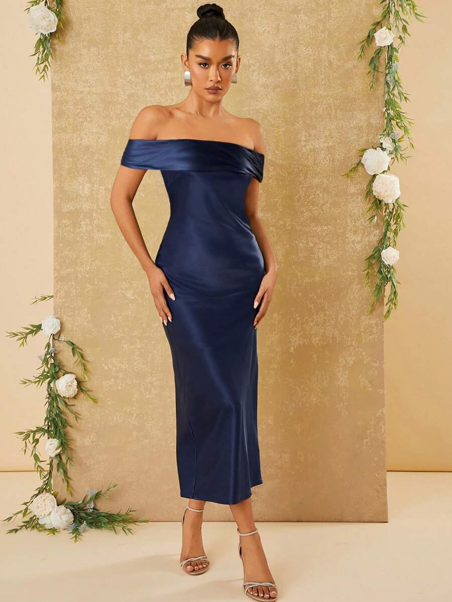 L'Amorae Vestido longo slim fit com zíper nas costas e ombros de fora, cor lisa - Azul - Ver 1
