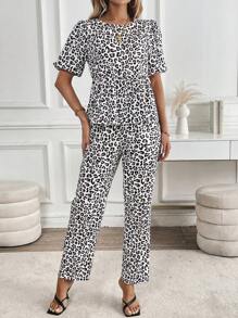 SHEIN Unity Setelan Dua Potong Kemeja dan Celana Panjang Motif Leopard untuk Liburan Kasual Wanita - MultiWarna - View 4