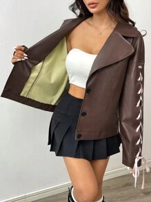 Flirla Chaqueta regular con detalle de cordón en el cuello de PU