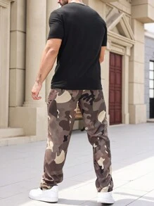 Manfinity Homme Bộ quần áo thun cổ tròn tay ngắn in họa tiết camo cỡ lớn cho nam và quần bỏ túi - Nhiều màu - Xem 2