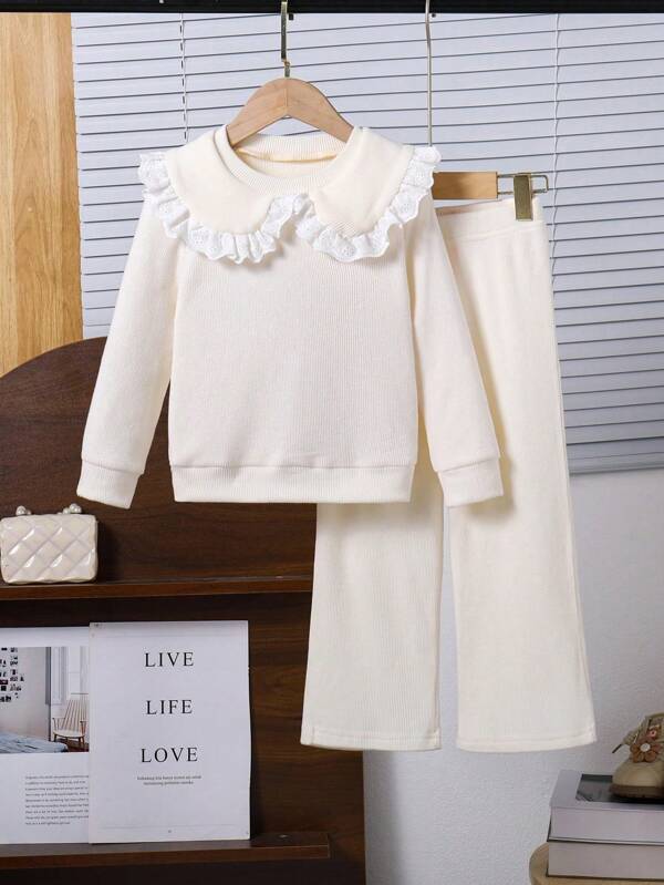 SHEIN Genkimix Kids Conjunto de 2 piezas de suéter con cuello Peter Pan de contraste de encaje y pantalones acampanados de punto acanalado para niñas jóvenes, para otoño e invierno