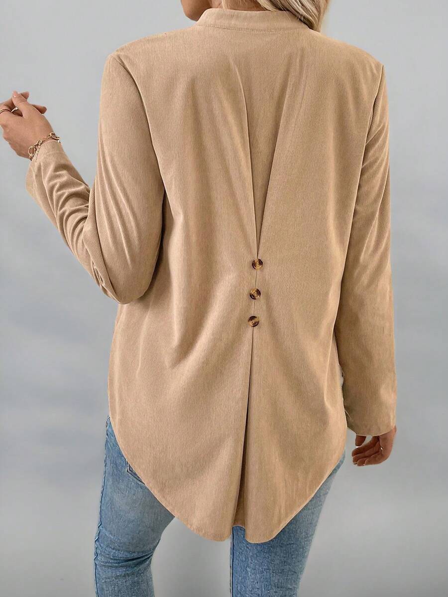 SHEIN LUNE بلوزة رقبة على شكل حرف V فضفاضة الحمالات طويلة مزينة بأزرار جلد المخمل للنساء - كاكي - مشاهدة 1