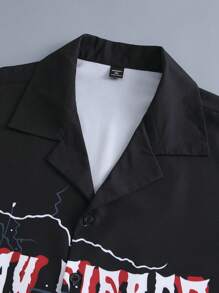 Manfinity Homme Set cămașă și pantaloni scurți cu guler polo cu imprimeu încrucișat și cu litere de vară pentru bărbați, mărime mare, ocazional, 2 buc/set