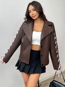 Flirla Chaqueta regular con detalle de cordón en el cuello de PU