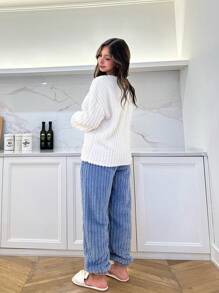 SHEIN 2 件套青少年女孩蝴蝶结贴花纹理羊毛圆领长袖长裤睡衣套装 - 藍白色 - 查看 2