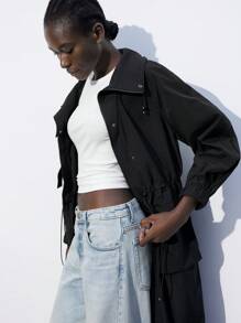 Maija Trench coat long casual polyvalent pour toutes les saisons pour femme, couleur unie noir, manches longues, style moderne et décontracté, avec poches utilitaires et fermeture éclair au col - Noir - Voir 7