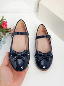 女孩银色蝴蝶结可爱公主平底鞋，大童休闲浅口乐福鞋学校表演舞蹈鞋，春夏