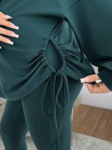 SHEIN 2 件套孕妇纯色不对称领口长袖抽绳上衣和裤子套装，适合孕妇 - 墨綠色 - 查看 4