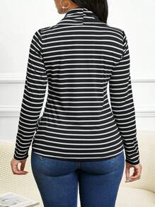 SHEIN Lady 女式黑色长袖纹理垂坠设计宽松休闲 T 恤 - 黑與白 - 查看 2