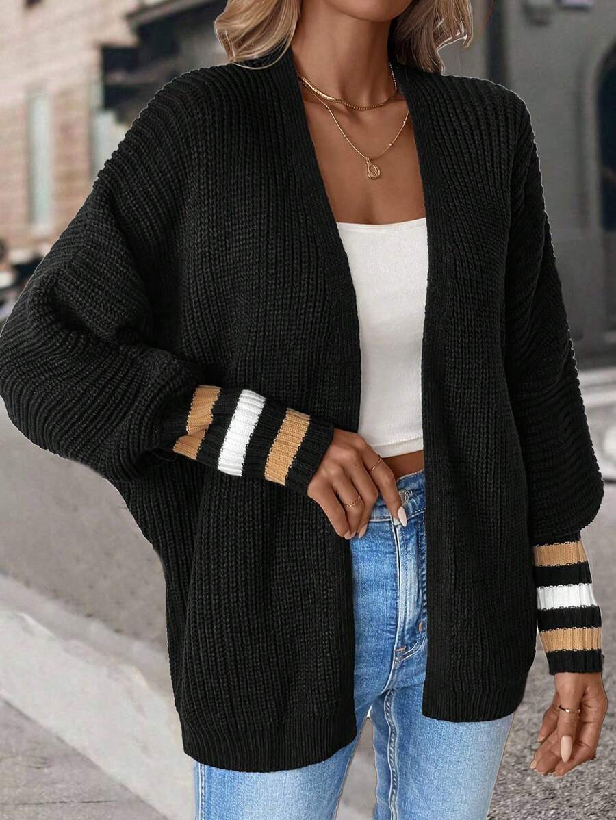 Chiquease 蝙蝠袖宽松袖口拼色黑色毛衣开衫