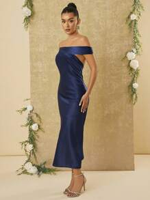 L'Amorae Vestido longo slim fit com zíper nas costas e ombros de fora, cor lisa - Azul - Ver 3