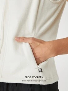 GLOWMODE الصدرية مع جيوب جانبية التي تتميز بقماش مصنوع من اللباد القطبي الناعم والمرن والدافئ والرفيع مع فيت ضيق للاستخدام اليومي غير الرسمي في فصلي الخريف والشتاء - أبيض - مشاهدة 5