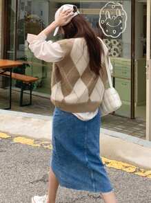 DAZY Women's Round Neck Diamond Pattern Sleeveless Knitted Vest,Fall Clothes - Khaki - View 2