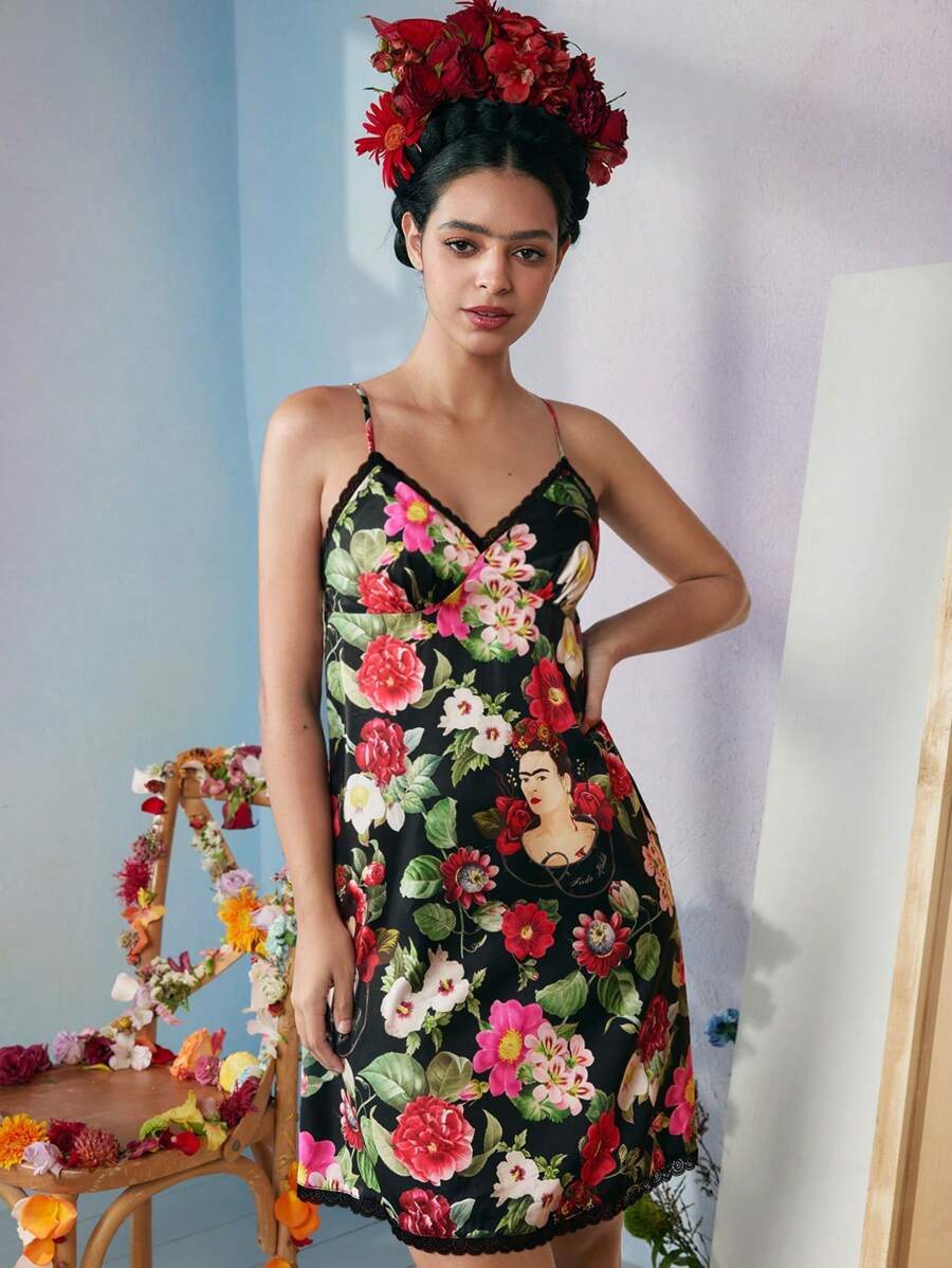 Frida Kahlo X SHEIN Flower And Surrealism Self Portrait Print Sexy Contrast Lace V-Neck Nightgown - Black - View 1