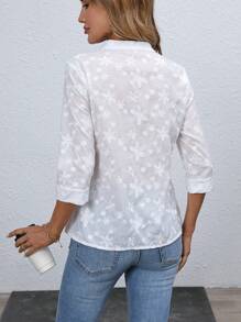 EMERY ROSE Blusa de mujer con bordado floral y cuello con muesca, manga 3/4. Tops de manga tres cuartos - Blanco - Ver 2