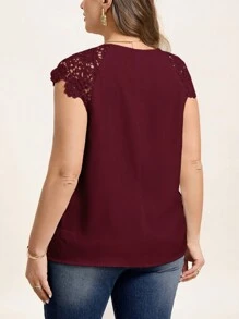 Chikora 大码纯色圆领蕾丝拼布盖袖衬衫 - 玫瑰紅 - 查看 2