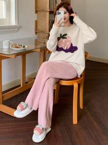 DAZY Cute Strawberry Pattern Half-Fleece Jacquard Warm Sleepwear Set Pajama
