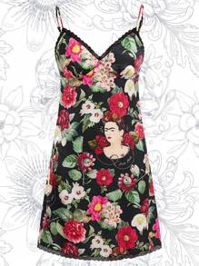 Frida Kahlo X SHEIN Flower And Surrealism Self Portrait Print Sexy Contrast Lace V-Neck Nightgown - Black - View 5