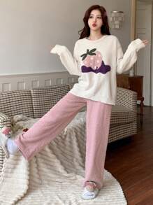 DAZY Cute Strawberry Pattern Half-Fleece Jacquard Warm Sleepwear Set Pajama