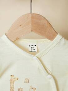 SHEIN Playful Pals 3 件装男婴休闲水彩卡通动物狮子和长颈鹿图案印花按扣连体裤，秋季 - 黃色 - 查看 4