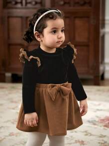 Cozy Pixies 2 件装女婴领口荷叶边长袖衬衫和松紧腰裙套装