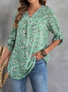 EMERY ROSE Women's V-Neck Floral Print Roll-Up Sleeve Blouse