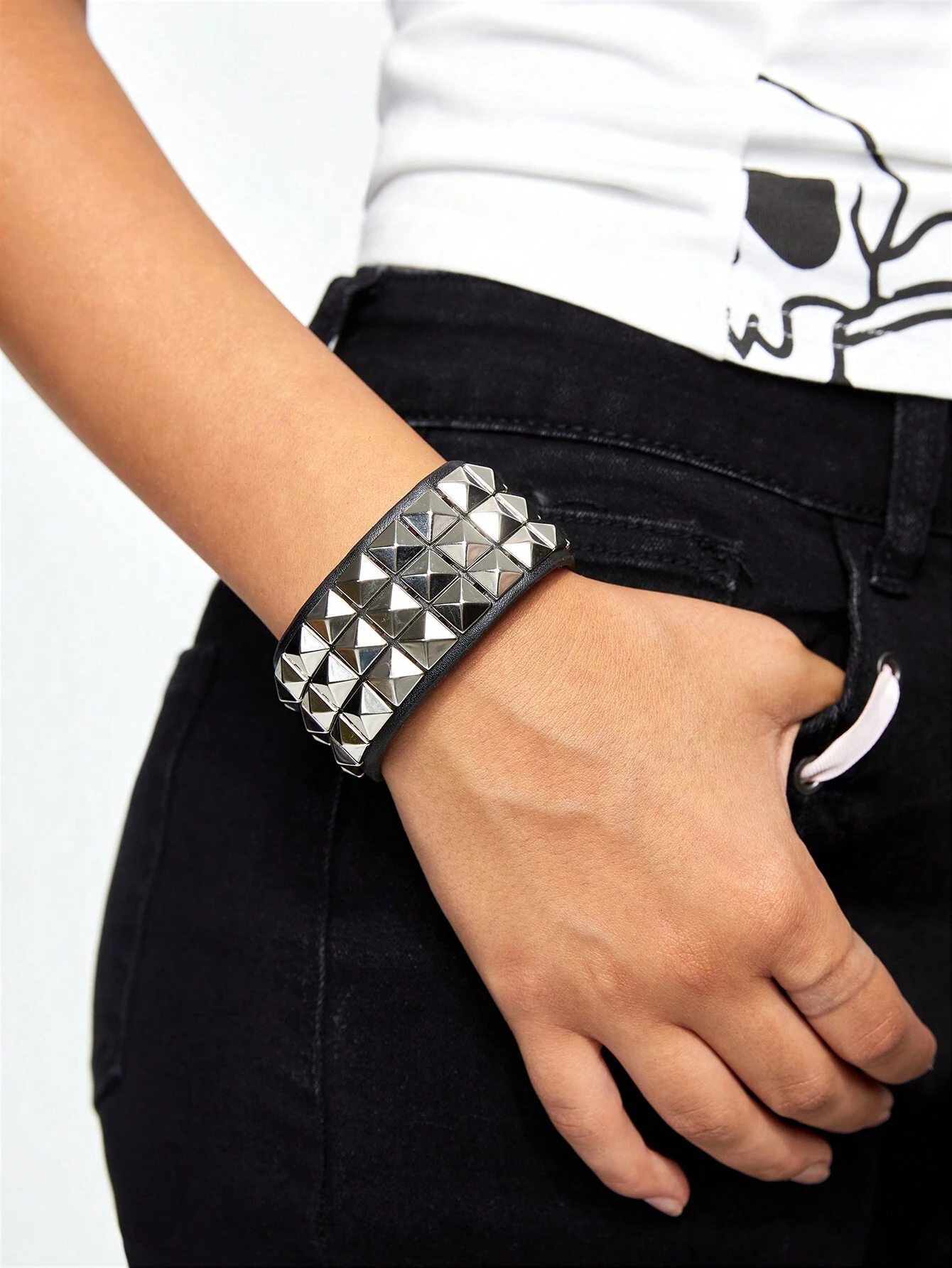 Willow Pants　Vintage Studs Bracelet Studded Wristband - Rockstar - Goth - Punk - Costume