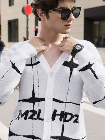 Manfinity Roghcode كارديجان مطبوع فضفاض شائع للرجال ذو رقبة على شكل حرف V وأزرار وأكمام طويلة