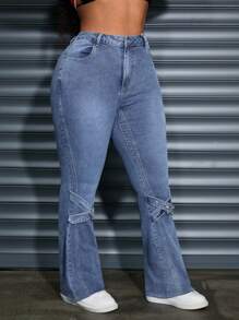 SHEIN SXY Enge Schlaghose aus Stretch-Denim mit Herz- und Sonnenschnallendekor in Übergröße