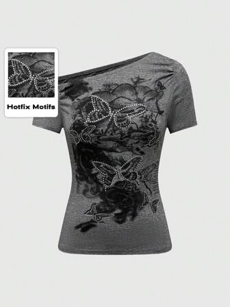 Goth Eng anliegendes Damen T-Shirt im dunkelgotischen Stil mit Falten und Strass-Schmetterling-Verzierung