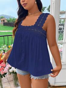 SHEIN SunnyBelle Blusa sin mangas con cuello cuadrado, encaje y parches con adorno floral para tallas grandes