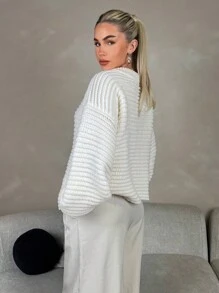 Chiquease Áo len trắng trơn cổ tròn tay dài, kiểu dáng đơn giản, thích hợp mặc hàng ngày, áo len chui đầu mùa thu đông. - Màu be - Xem 2