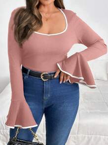 SHEIN Privé 大码女式休闲日常黑色修身 T 恤，撞色饰边喇叭袖 - 粉色 - 查看 6