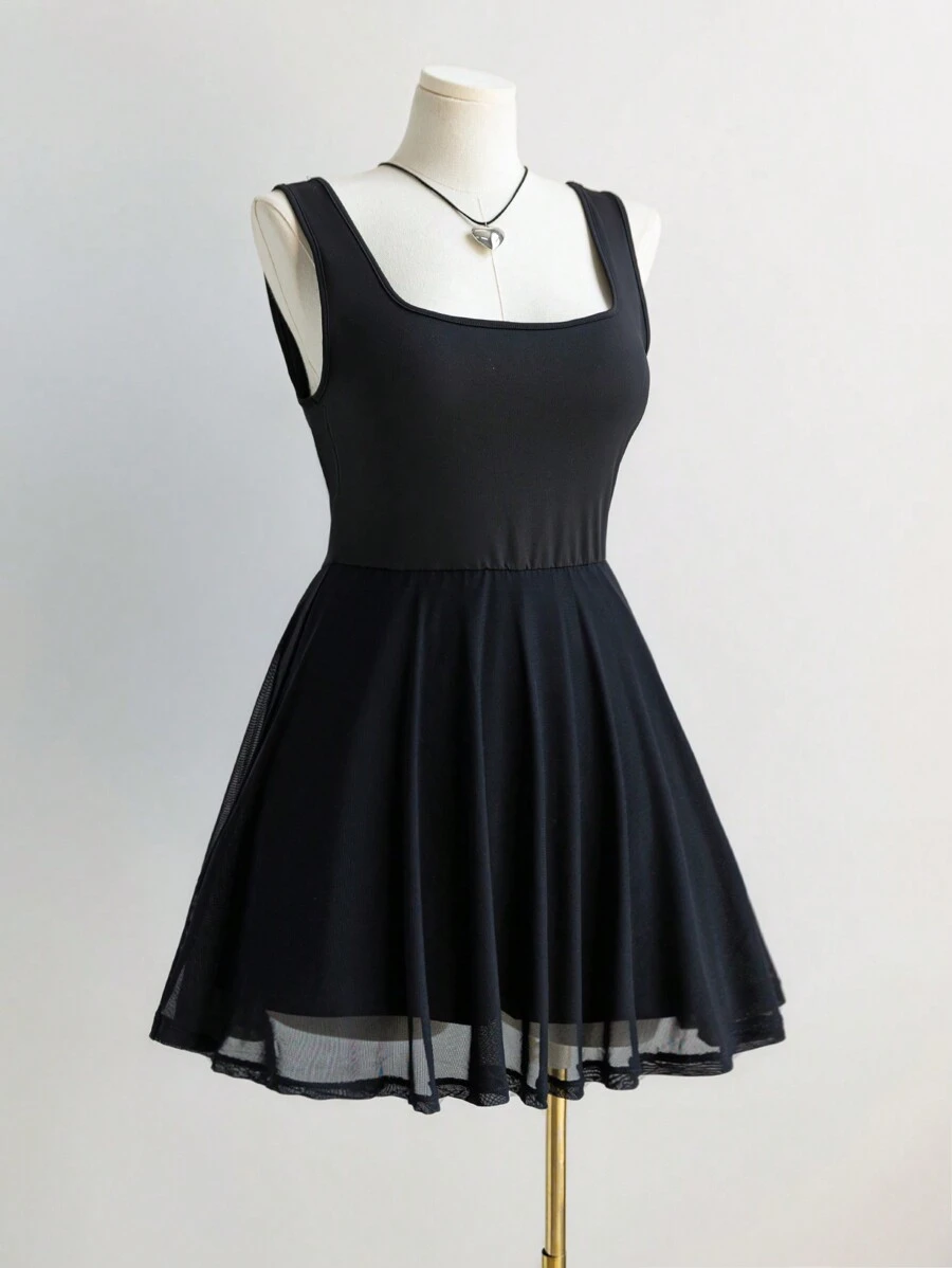 SHEIN EZwear Plus Size Women Casual Sleeveless Top, Black Square Neck, A-Line Ruffled Mesh Hem, Moisture Wicking, Quick Dry, Lightweight, Comfortable, Solid Color Jumpsuit With Pockets, Suitable For Outdoor, Yoga, Fitness