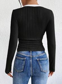 SHEIN Frenchy 女式撞色 V 领长袖罗纹修身休闲 T 恤，秋季和春季 - 黑色 - 查看 2