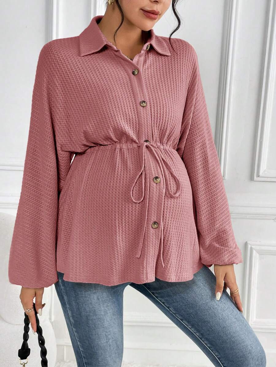 SHEIN 纯色孕妇长袖衬衫，前系带和纽扣设计，休闲日常穿着 - 珊瑚粉 - 查看 1