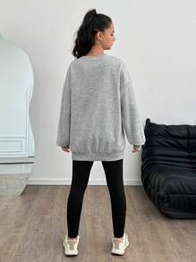 SHEIN 2 件青少年女孩纯色字母印花圆领运动衫和紧身裤休闲套装 - 淺灰色 - 查看 2