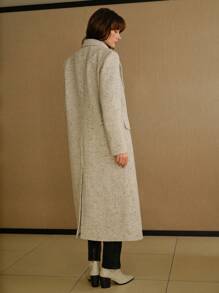 MOTF STUDIO 秋冬季尖领翻盖细节长款豌豆大衣