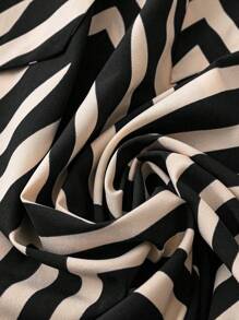 SHEIN Clasi Đầm Maxi Tay Lửng In Hoa Màu Đen Cổ Chữ V Cỡ Lớn Cho Nữ Mùa Thu - màu đen - Xem 4