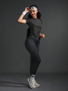 Powerista Active Gym 图案短款 T 恤衫 - 黑色 - 查看 3