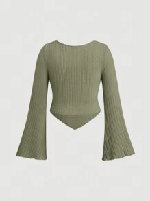 SHEIN MOD Camiseta verde del ejército con abertura asimétrica, bolsillo en el pecho, dobladillo cuadrado, mangas acampanadas, cordón frontal y recorte de lechuga para talla grande