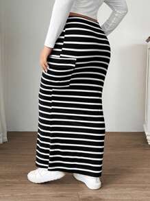 SHEIN EZwear Váy kẻ sọc có túi rút dây cỡ lớn cho nữ - Đen và trắng - Xem 2