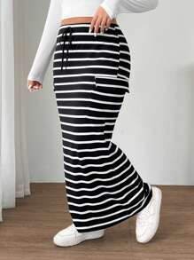 SHEIN EZwear Váy kẻ sọc có túi rút dây cỡ lớn cho nữ - Đen và trắng - Xem 6