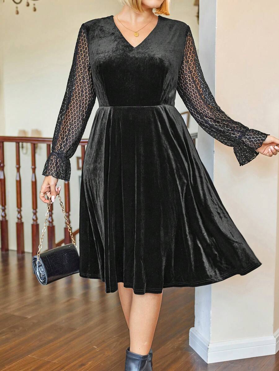 Robe de velours à manches longues avec contraste en maille et col en V unicolore, grande taille - Noir - Voir 1