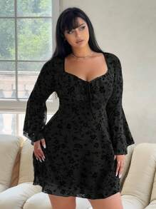 SHEIN MOOSTA Plus Size Elegant Floral Flocked & Mesh Flare Sleeve Dress, Autumn - Black - View 3