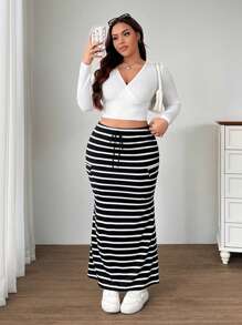 SHEIN EZwear Váy kẻ sọc có túi rút dây cỡ lớn cho nữ - Đen và trắng - Xem 5